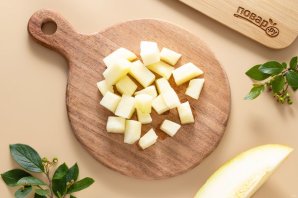 Мороженое из абрикосовых косточек с абрикосами и дыней Мороженое из абрикосовых косточек с абрикосами и дыней