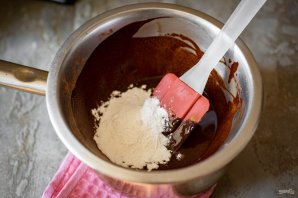 Шоколадные конфеты с фундуком Шоколадные конфеты с фундуком