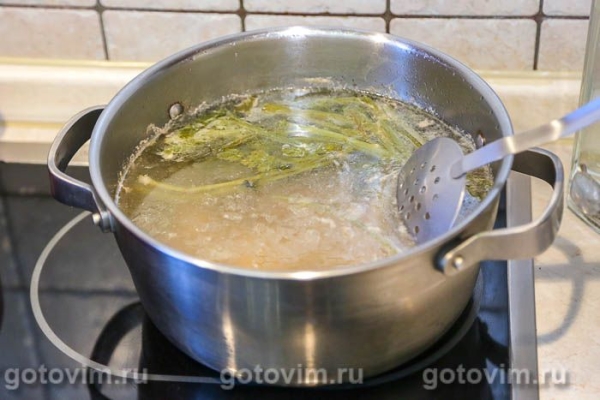 Мясной суп с кабачками и нутом