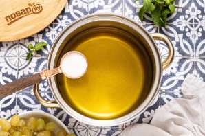 Виноград в чайном желе