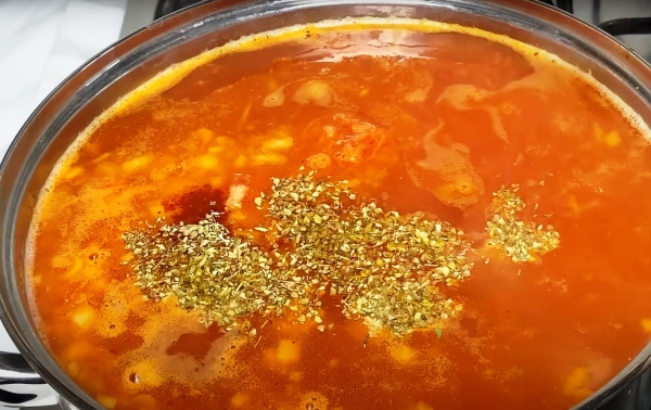 Фасолада — гениальный греческий суп из простых продуктов. Быстрый и вкусный рецепт за минуты Фасолада — гениальный греческий суп из простых продуктов. Быстрый и вкусный рецепт за минуты