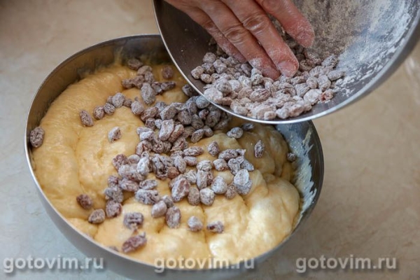 Кулич &laquo;Весенний&raquo; с изюмом