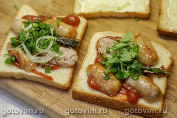 Сэндвич с колбасками и яйцом Сэндвич с колбасками и яйцом