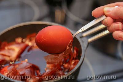 Яйца в луковой шелухе Яйца в луковой шелухе