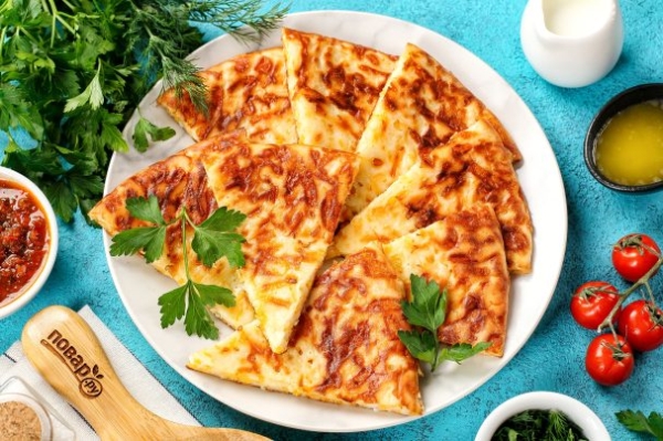 Ленивые хачапури с сыром на сковороде на кефире Ленивые хачапури с сыром на сковороде на кефире