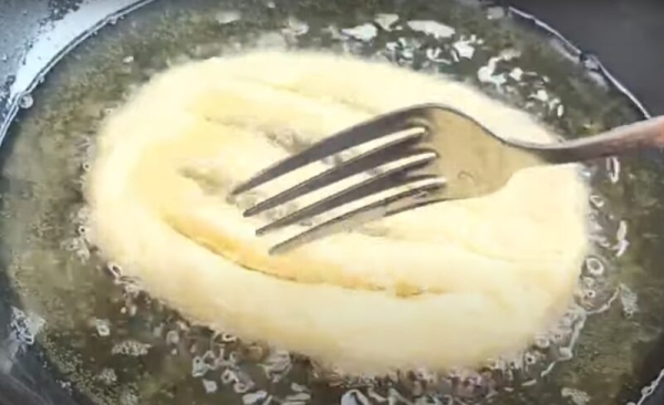 Беру картофель и манку. Пирожки теперь не готовлю, нашла рецепт проще: вкусные картофельные лепешки Беру картофель и манку. Пирожки теперь не готовлю, нашла рецепт проще: вкусные картофельные лепешки