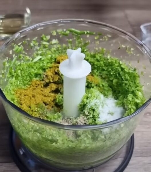 Чеснок станет дефицитом, если вы попробуете эту намазку. Пикантная приправа из чесночных стрелок Чеснок станет дефицитом, если вы попробуете эту намазку. Пикантная приправа из чесночных стрелок