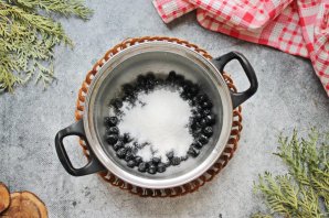 Черноплодная рябина вяленая Черноплодная рябина вяленая