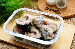 Скумбрия без рассола быстро в домашних условиях Скумбрия без рассола быстро в домашних условиях