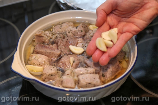 Тушенка из свинины по-тоскански