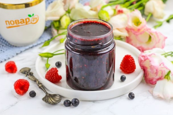 Черника с малиной перетертая с сахаром Черника с малиной перетертая с сахаром