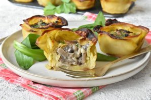 Закуска "Цветы" из картофеля с грибами Закуска "Цветы" из картофеля с грибами