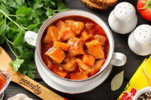 Гуляш классический из свинины Гуляш классический из свинины