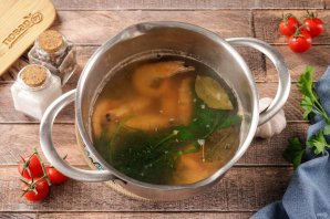 Салат "Цезарь" с креветками классический простой Салат "Цезарь" с креветками классический простой