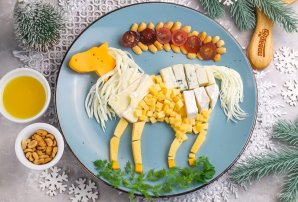 Сырная нарезка на год Лошади