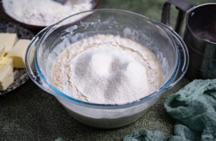 Домашнее слоеное дрожжевое тесто на молоке Домашнее слоеное дрожжевое тесто на молоке