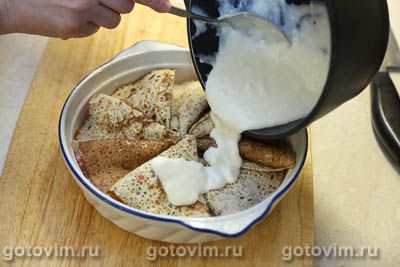 Запеканка блинная с фаршем и сырным соусом бешамель