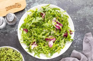 Салат с авокадо и брюссельской капустой Салат с авокадо и брюссельской капустой