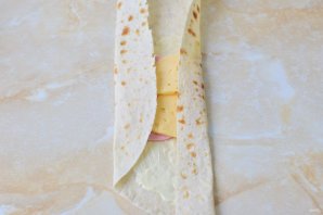 Конвертики с ветчиной и сыром Конвертики с ветчиной и сыром