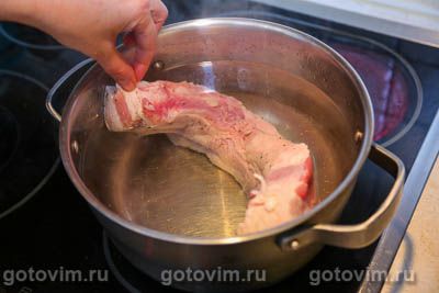 Свинина с аджикой, запеченная до хрустящей корочки Свинина с аджикой, запеченная до хрустящей корочки