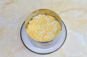 Салат "Мимоза" с копчёной скумбрией Салат "Мимоза" с копчёной скумбрией