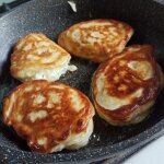 Быстрые дрожжевые оладьи на молоке Быстрые дрожжевые оладьи на молоке