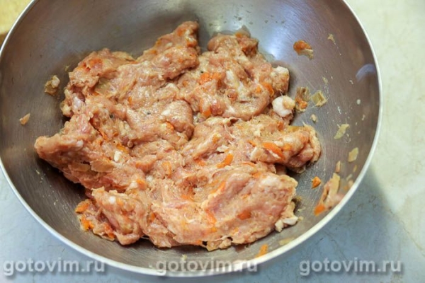 Мясные рулетики из фарша с рисом и яйцом