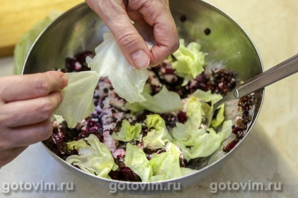 Салат из чёрной чечевицы со свеклой и сыром фета Салат из чёрной чечевицы со свеклой и сыром фета