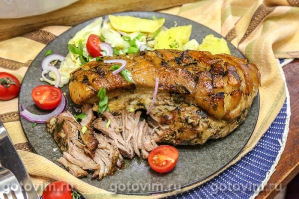 Грудинка в маринаде гремолата, запеченная при низкой температуре Грудинка в маринаде гремолата, запеченная при низкой температуре