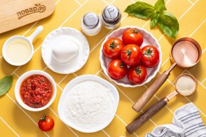 Пицца с помидорами