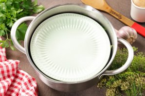 Малосольные огурцы быстрого приготовления в кастрюле Малосольные огурцы быстрого приготовления в кастрюле