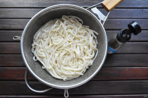 Удон с говядиной в устричном соусе Удон с говядиной в устричном соусе