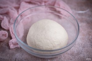 Слоеные пирожки с сыром и луком Слоеные пирожки с сыром и луком