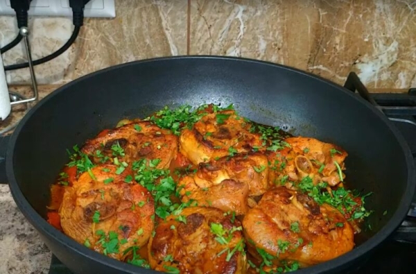 Чахохбили из индейки в волшебном соусе. Невероятно вкусный рецепт Чахохбили из индейки в волшебном соусе. Невероятно вкусный рецепт