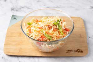 Салат из капусты с болгарским перцем на зиму Салат из капусты с болгарским перцем на зиму