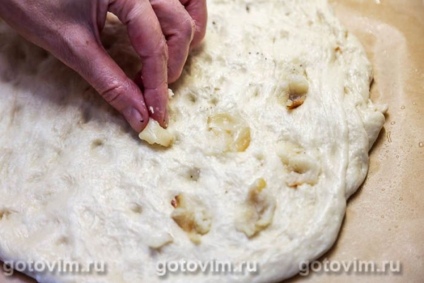 Фокачча с печеным чесноком и розмарином Фокачча с печеным чесноком и розмарином