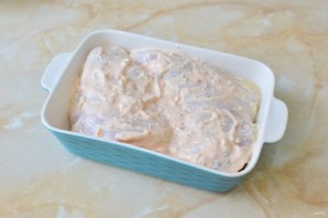 Куриные грудки в духовке с майонезом Куриные грудки в духовке с майонезом