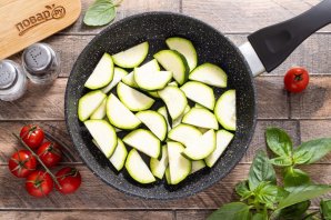 Рататуй с картошкой на сковороде