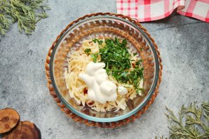 Салат с помидорами, ананасом и сыром Салат с помидорами, ананасом и сыром