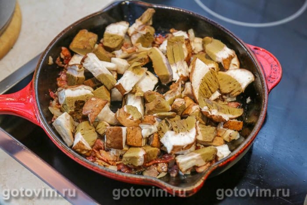 Макароны с белыми грибами и беконом Макароны с белыми грибами и беконом