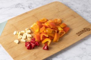 Соус "Красный, острый" Соус "Красный, острый"