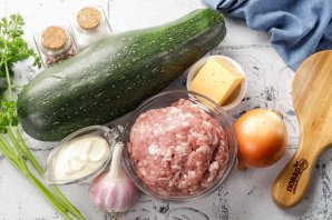 Кабачки с фаршем, чесноком и сыром Кабачки с фаршем, чесноком и сыром