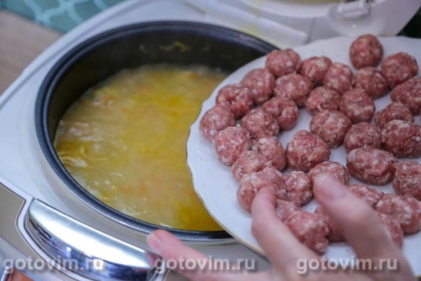 Гороховый суп с фрикадельками в мультиварке