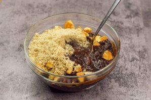 Шоколадный торт с печеньем и орехами без выпечки Шоколадный торт с печеньем и орехами без выпечки