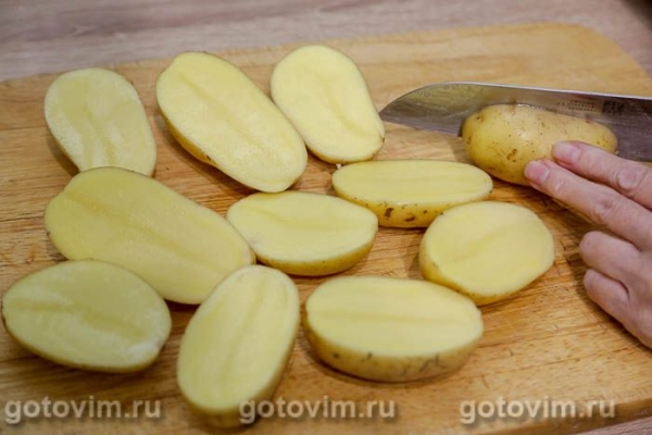 Картофель половиками с сырно‑сливочной смесью в микроволновке