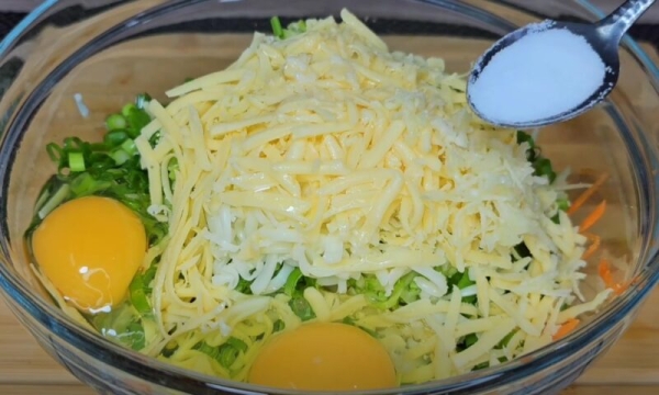 Натрите кабачок и картошку. Быстрые и невероятно вкусные котлетки: готовлю без отдыха Натрите кабачок и картошку. Быстрые и невероятно вкусные котлетки: готовлю без отдыха