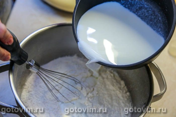 Толстые блины на сухих дрожжах со сливочным маслом