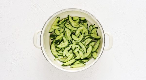 Салат Берегись, водка!, пошаговый рецепт с фото на 158 ккал