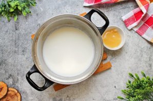 Молоко с чесноком Молоко с чесноком