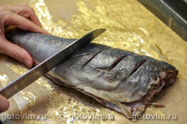 Сардина, запеченная с лимоном и зеленью